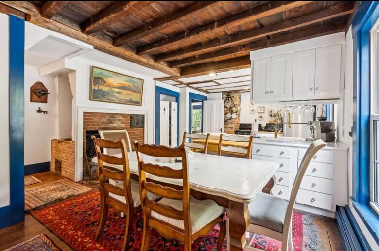 1725 Maine Farmhouse with Pool Near Portland's Waterfront - Falmouth, Maine