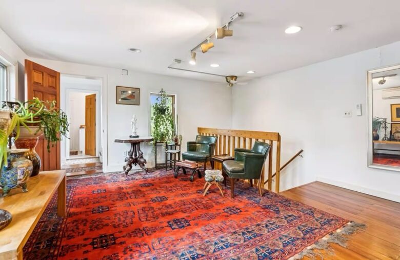 1725 Maine Farmhouse with Pool Near Portland's Waterfront - Falmouth, Maine