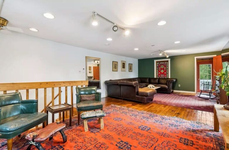 1725 Maine Farmhouse with Pool Near Portland's Waterfront - Falmouth, Maine