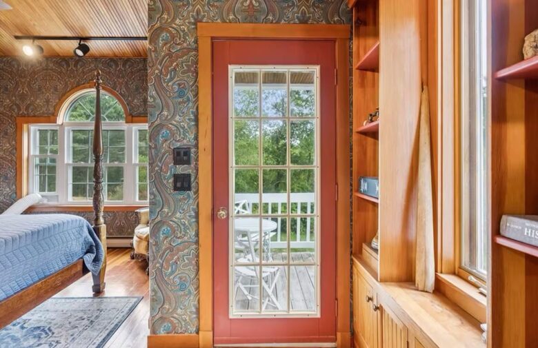 1725 Maine Farmhouse with Pool Near Portland's Waterfront - Falmouth, Maine