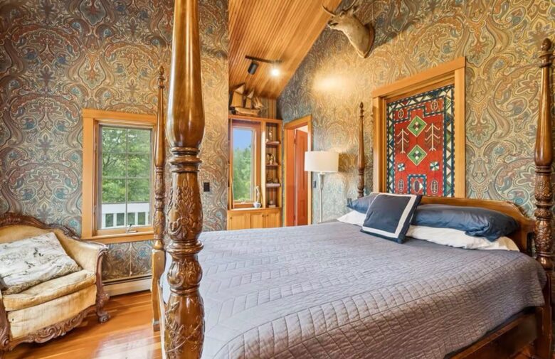 1725 Maine Farmhouse with Pool Near Portland's Waterfront - Falmouth, Maine