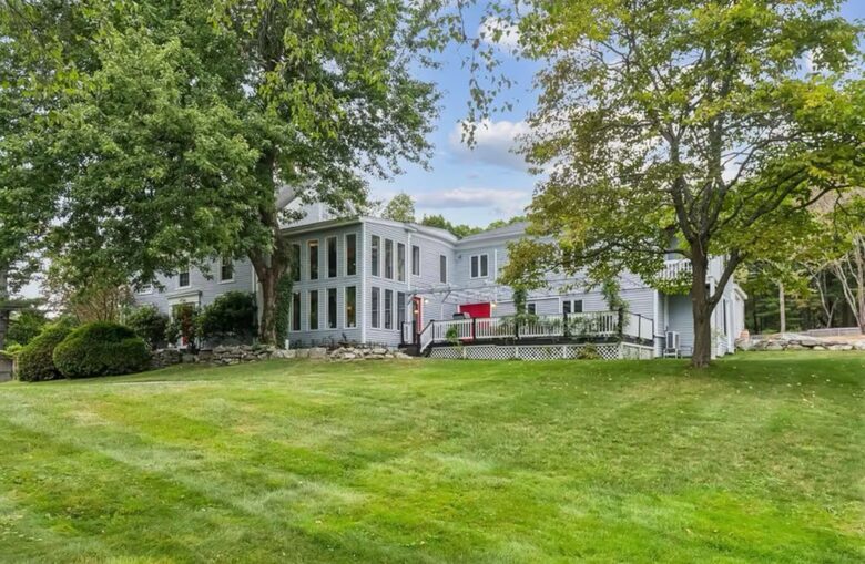 1725 Maine Farmhouse with Pool Near Portland's Waterfront - Falmouth, Maine