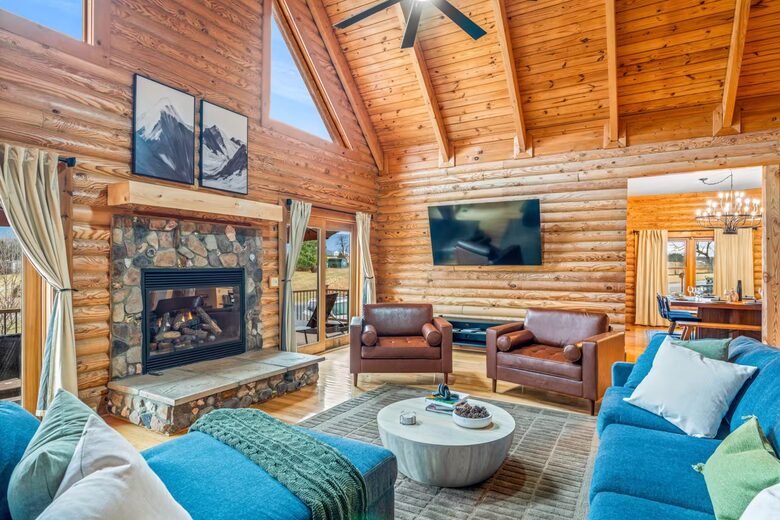 Luray Mountain Lodge with Blue Ridge Views and Private Hot Tub - Luray, Virginia