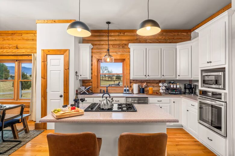 Luray Mountain Lodge with Blue Ridge Views and Private Hot Tub - Luray, Virginia