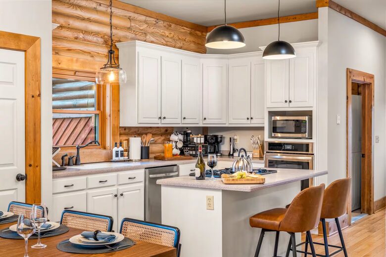 Luray Mountain Lodge with Blue Ridge Views and Private Hot Tub - Luray, Virginia