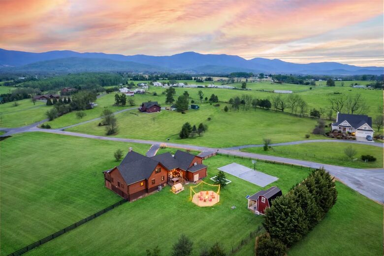 Luray Mountain Lodge with Blue Ridge Views and Private Hot Tub - Luray, Virginia