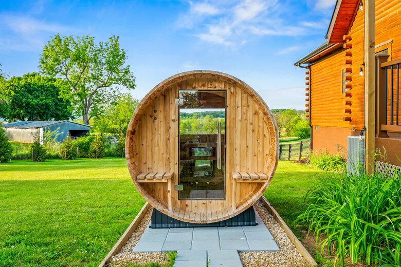 Luray Mountain Lodge with Blue Ridge Views and Private Hot Tub - Luray, Virginia