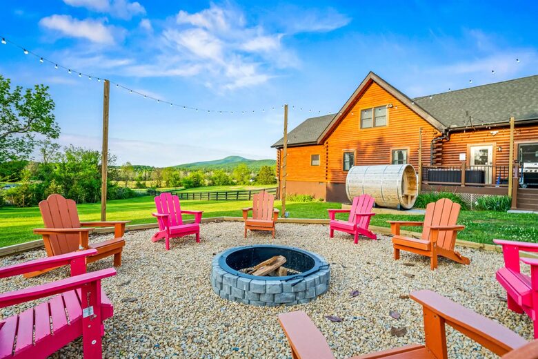Luray Mountain Lodge with Blue Ridge Views and Private Hot Tub - Luray, Virginia