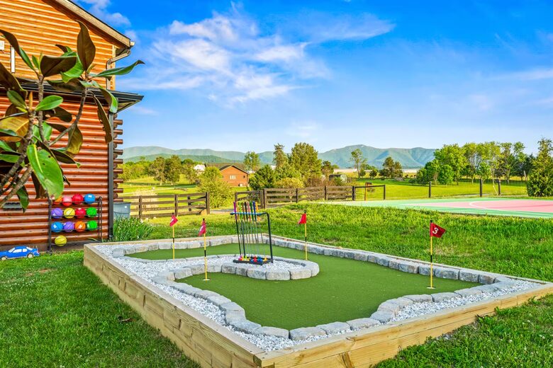 Luray Mountain Lodge with Blue Ridge Views and Private Hot Tub - Luray, Virginia