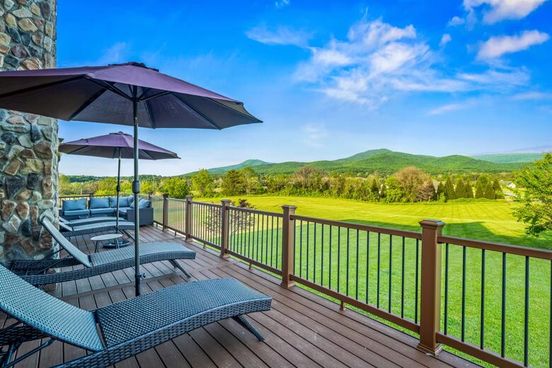 Luray Mountain Lodge with Blue Ridge Views and Private Hot Tub - Luray, Virginia