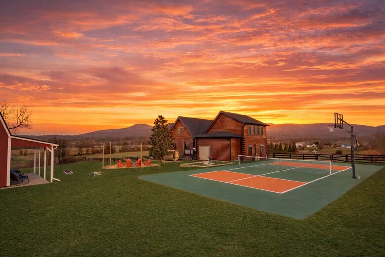 Luray Mountain Lodge with Blue Ridge Views and Private Hot Tub - Luray, Virginia