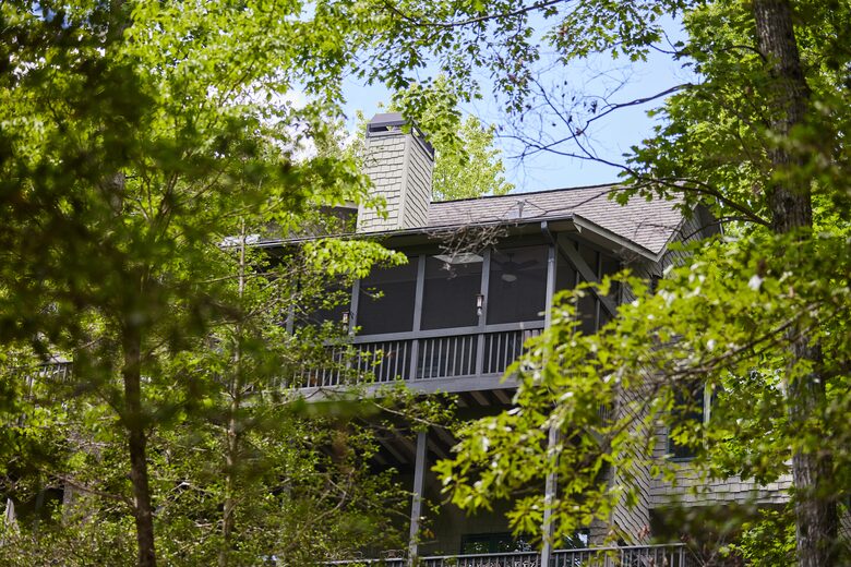 North Georgia Mountain Retreat with Private Chattahoochee River Deck - Clarkesville, Georgia