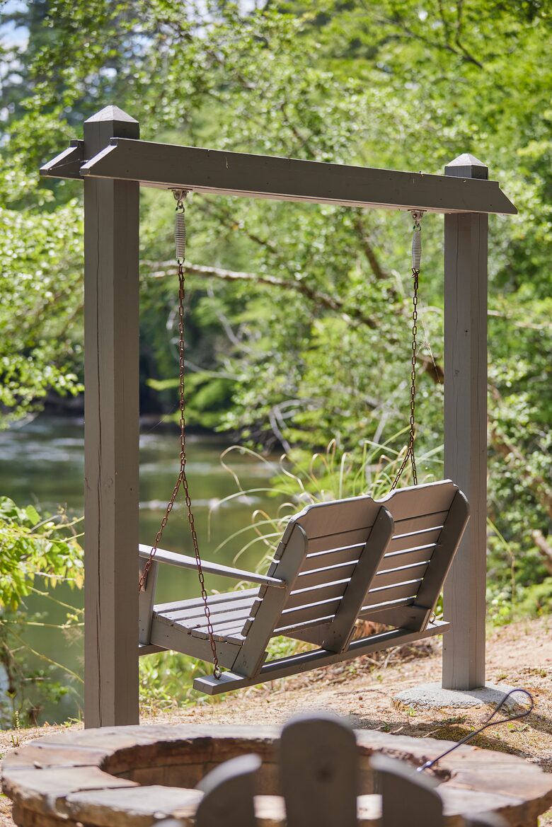 North Georgia Mountain Retreat with Private Chattahoochee River Deck - Clarkesville, Georgia