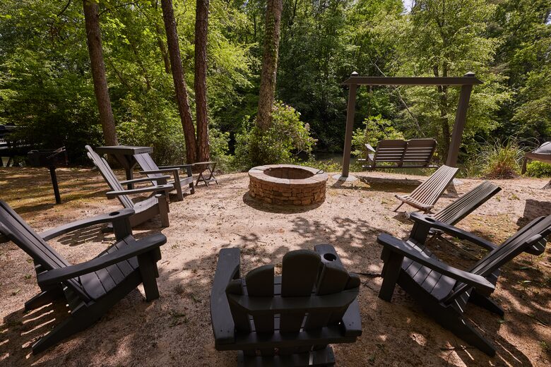 North Georgia Mountain Retreat with Private Chattahoochee River Deck - Clarkesville, Georgia