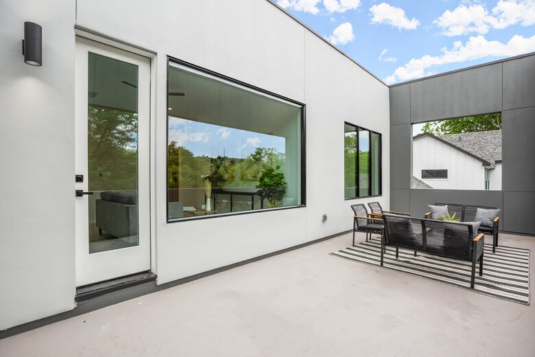 Casa Meile Blanco - Austin, Texas