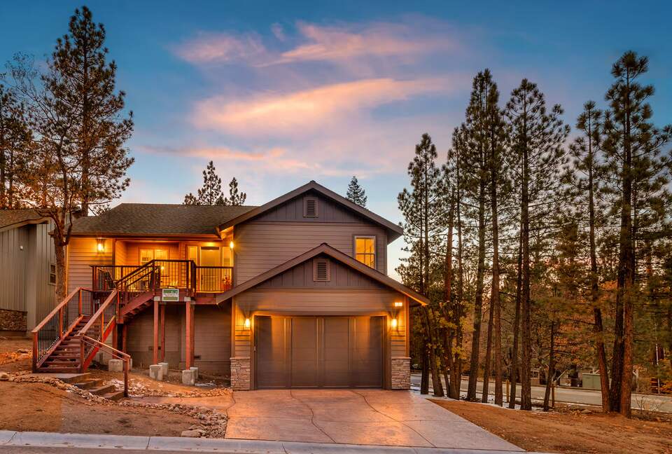 Custom-Built Big Bear Escape Steps from Alpine Slide - Big Bear, California