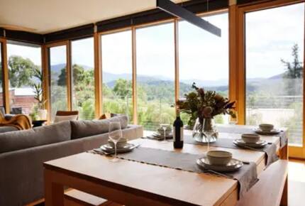 Healesville Villa with Mountain Views and Refined Interiors - Healesville, Australia