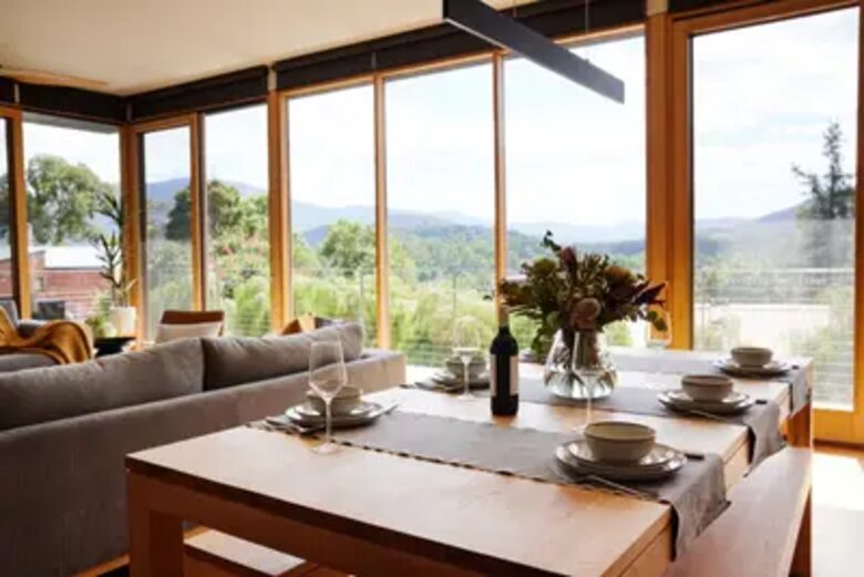 Healesville Villa with Mountain Views and Refined Interiors - Healesville, Australia