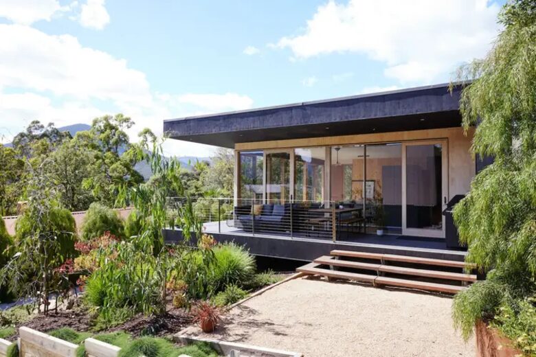 Healesville Villa with Mountain Views and Refined Interiors - Healesville, Australia