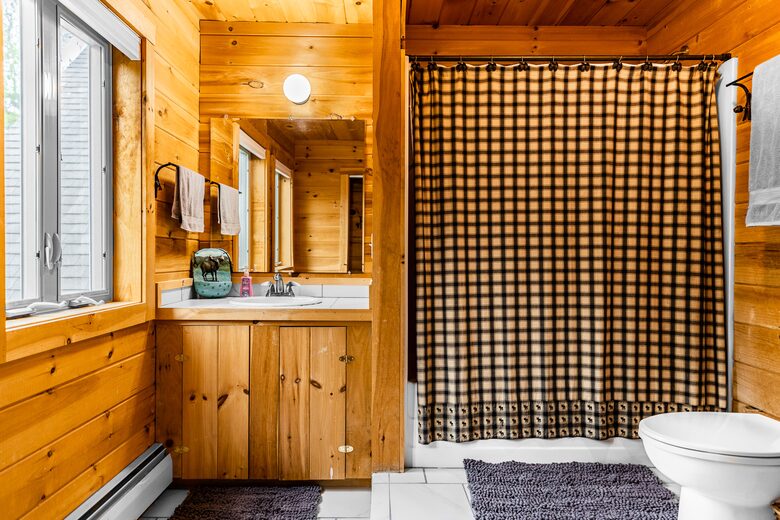 Four-Season Lily Bay Retreat on Moosehead Lake - Lily Bay Township, Maine