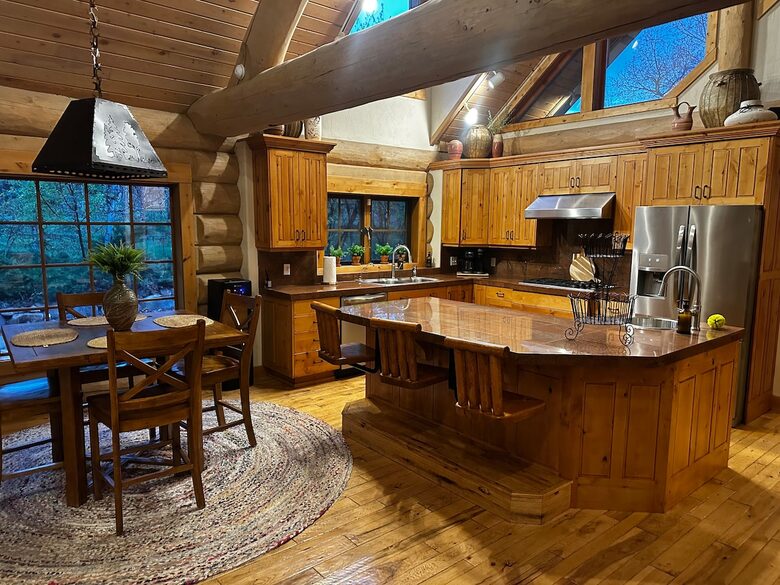 Private Riverfront Retreat in Weber Canyon - Oakley, Utah