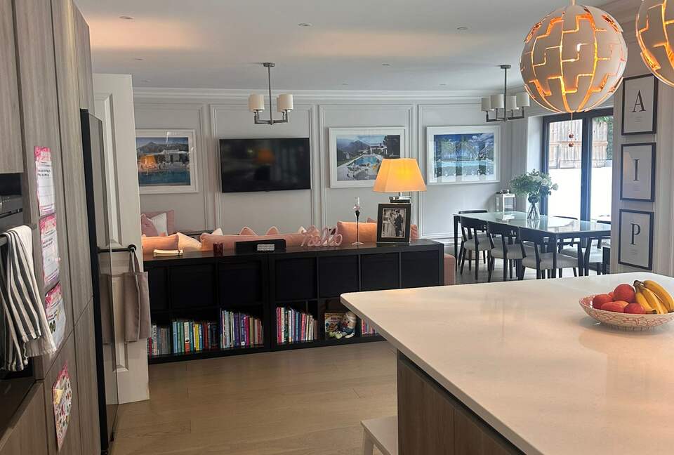 Elegant Guildford Residence - Guildford, United Kingdom