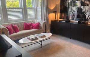 Elegant Guildford Residence - Guildford, United Kingdom