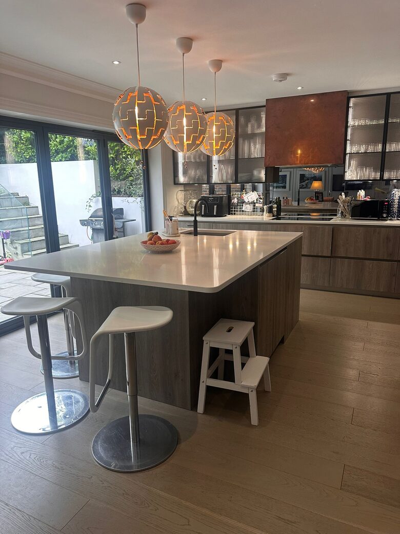 Elegant Guildford Residence - Guildford, United Kingdom