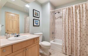 Steamboat Springs Mountain Retreat with Hot Tub and Shuttle - Steamboat Springs, Colorado