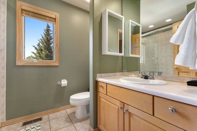 Steamboat Springs Mountain Retreat with Hot Tub and Shuttle - Steamboat Springs, Colorado