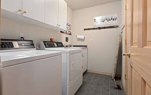 Steamboat Springs Mountain Retreat with Hot Tub and Shuttle - Steamboat Springs, Colorado