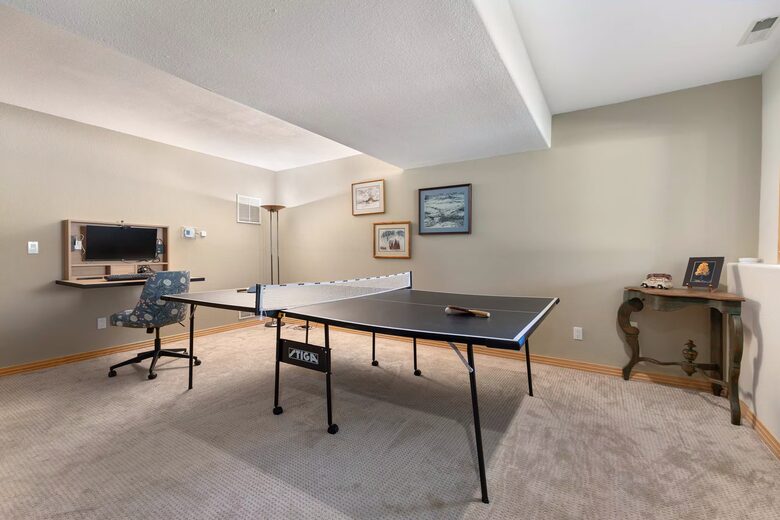 Steamboat Springs Mountain Retreat with Hot Tub and Shuttle - Steamboat Springs, Colorado