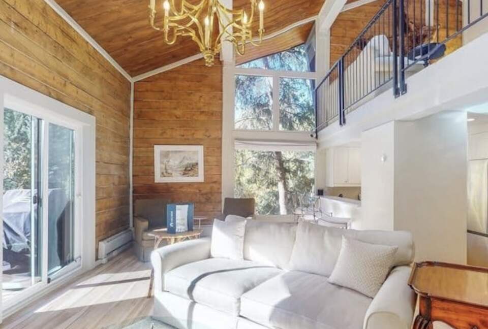 Cozy Colorado Townhome in the Heart of Vail - Vail, Colorado