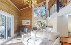 Cozy Colorado Townhome in the Heart of Vail - Vail, Colorado