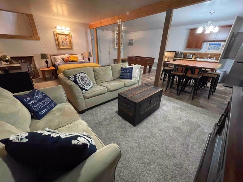 Harstine Island Retreat with Beach Access and Home Theater - Shelton, Washington