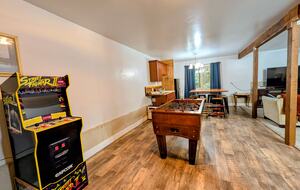 Harstine Island Retreat with Beach Access and Home Theater - Shelton, Washington