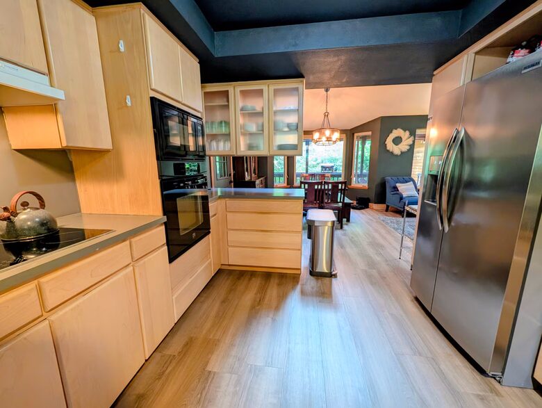 Harstine Island Retreat with Beach Access and Home Theater - Shelton, Washington