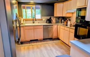 Harstine Island Retreat with Beach Access and Home Theater - Shelton, Washington