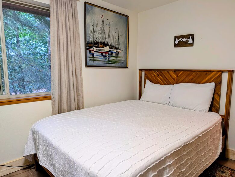 Harstine Island Retreat with Beach Access and Home Theater - Shelton, Washington