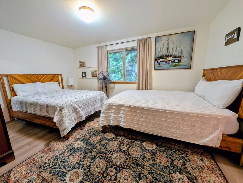 Harstine Island Retreat with Beach Access and Home Theater - Shelton, Washington