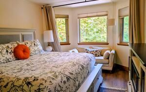 Harstine Island Retreat with Beach Access and Home Theater - Shelton, Washington