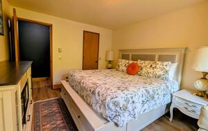 Harstine Island Retreat with Beach Access and Home Theater - Shelton, Washington