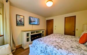 Harstine Island Retreat with Beach Access and Home Theater - Shelton, Washington