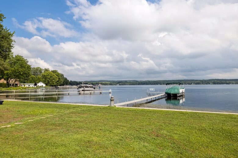Chautauqua, NY Lakefront Retreat with Private Dock and Kayaks - Mayville, New York