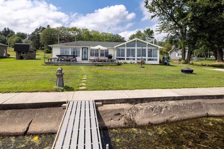 Chautauqua, NY Lakefront Retreat with Private Dock and Kayaks - Mayville, New York