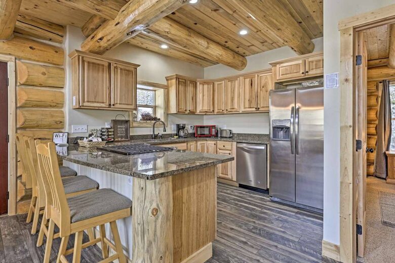 Log-Style Mountain Escape Minutes from Breckenridge Slopes - Breckenridge, Colorado