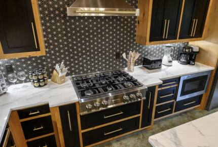 Luxury Broken Bow Lodge with Pool, Hot Tub and Endless Recreation - Broken Bow, Oklahoma
