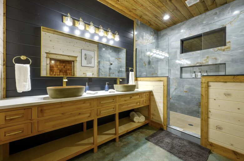 Luxury Broken Bow Lodge with Pool, Hot Tub and Endless Recreation - Broken Bow, Oklahoma