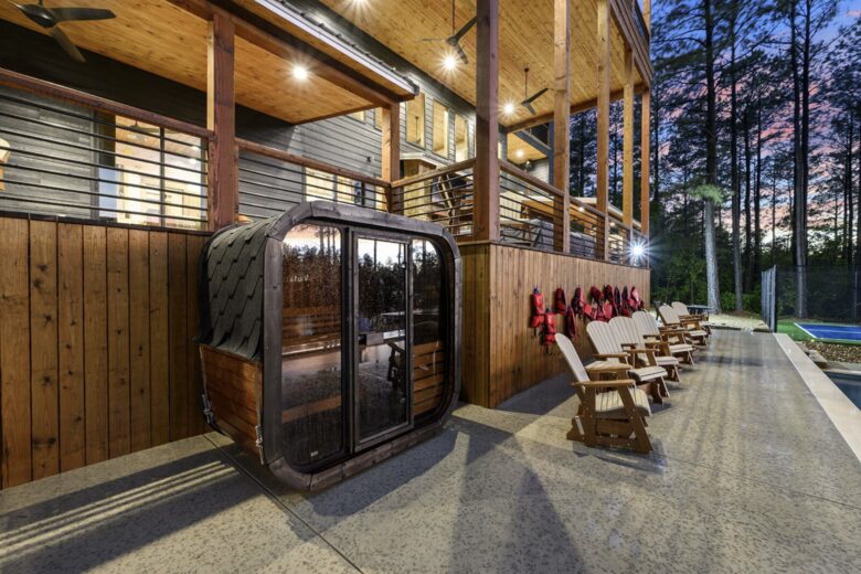 Luxury Broken Bow Lodge with Pool, Hot Tub and Endless Recreation - Broken Bow, Oklahoma