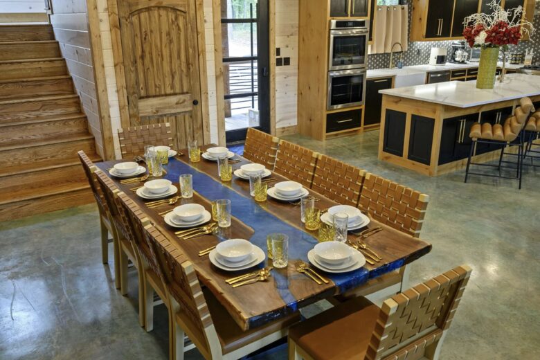 Luxury Broken Bow Lodge with Pool, Hot Tub and Endless Recreation - Broken Bow, Oklahoma